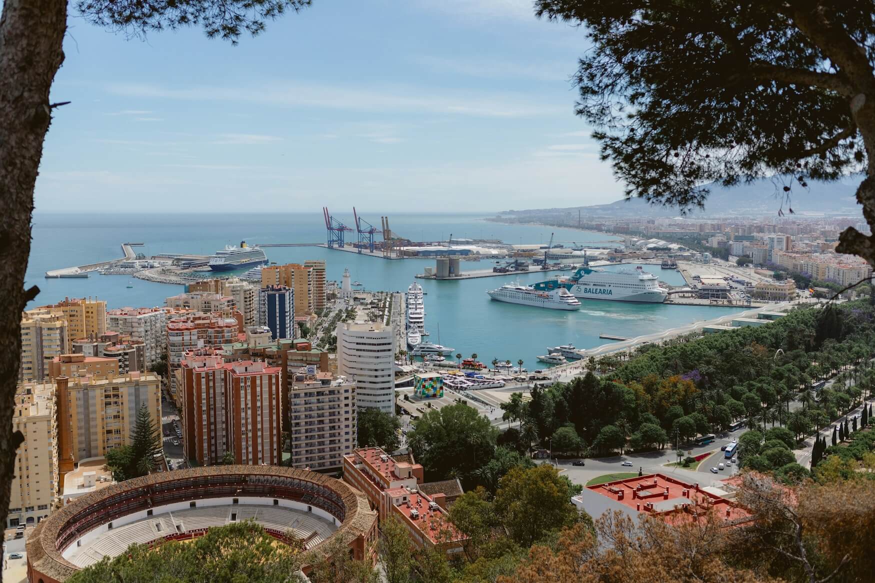 Malaga haven met cruiseschip