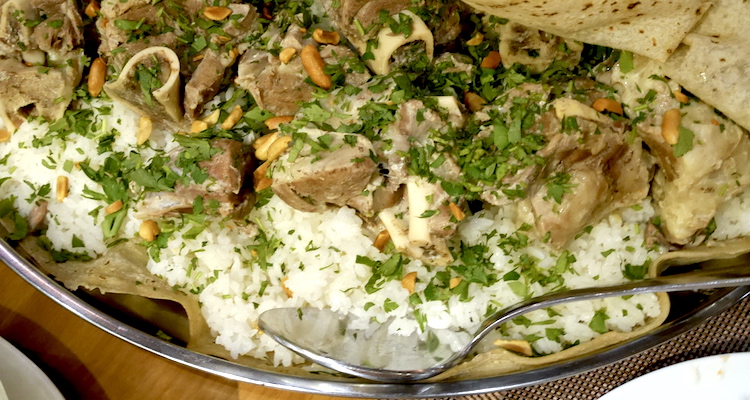 Mansaf Eten in jordanie vleesgerecht