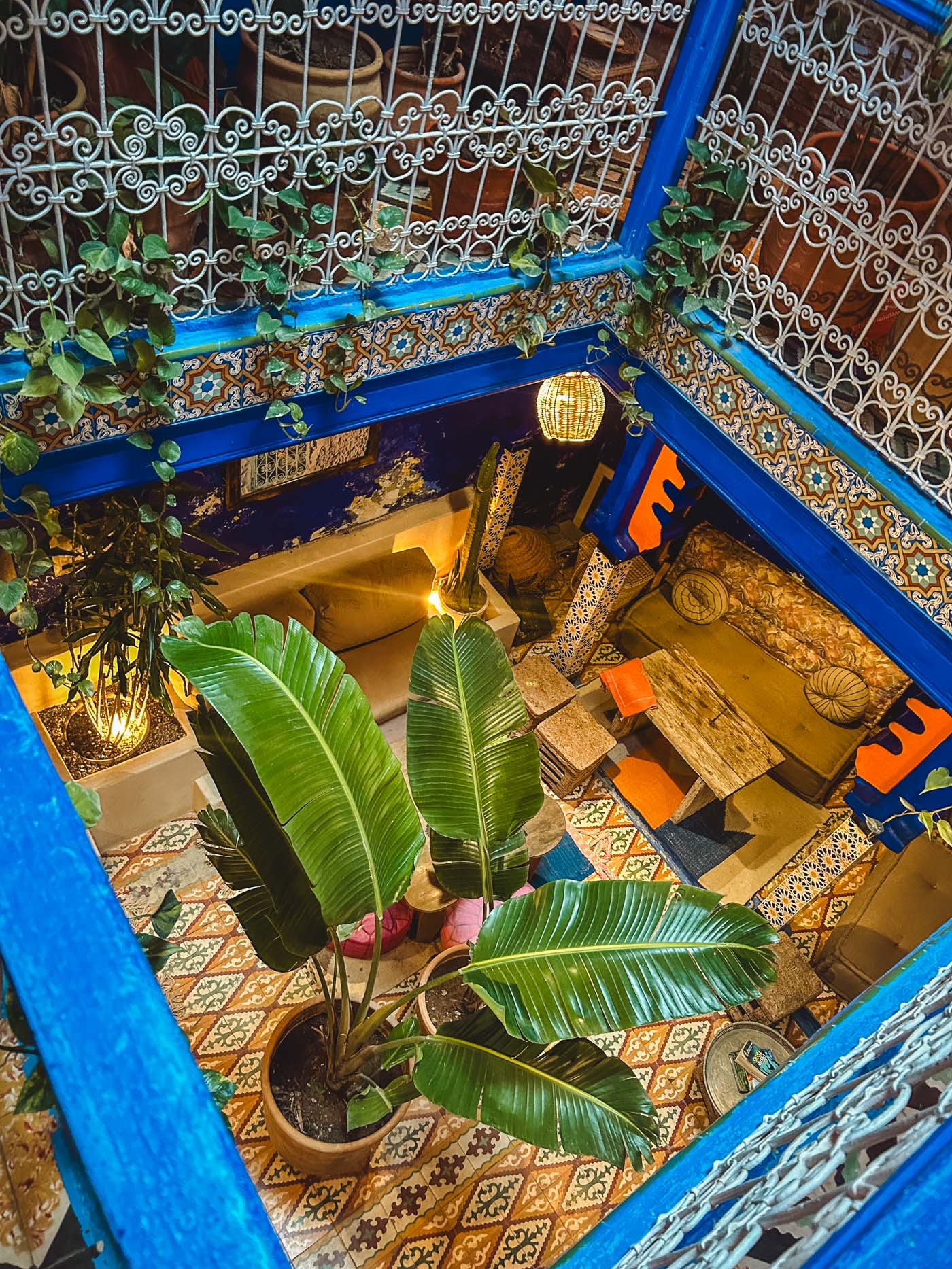 Marokko fez cafe clock