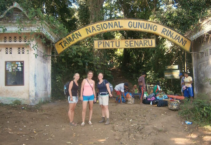 start mount rinjani trekking