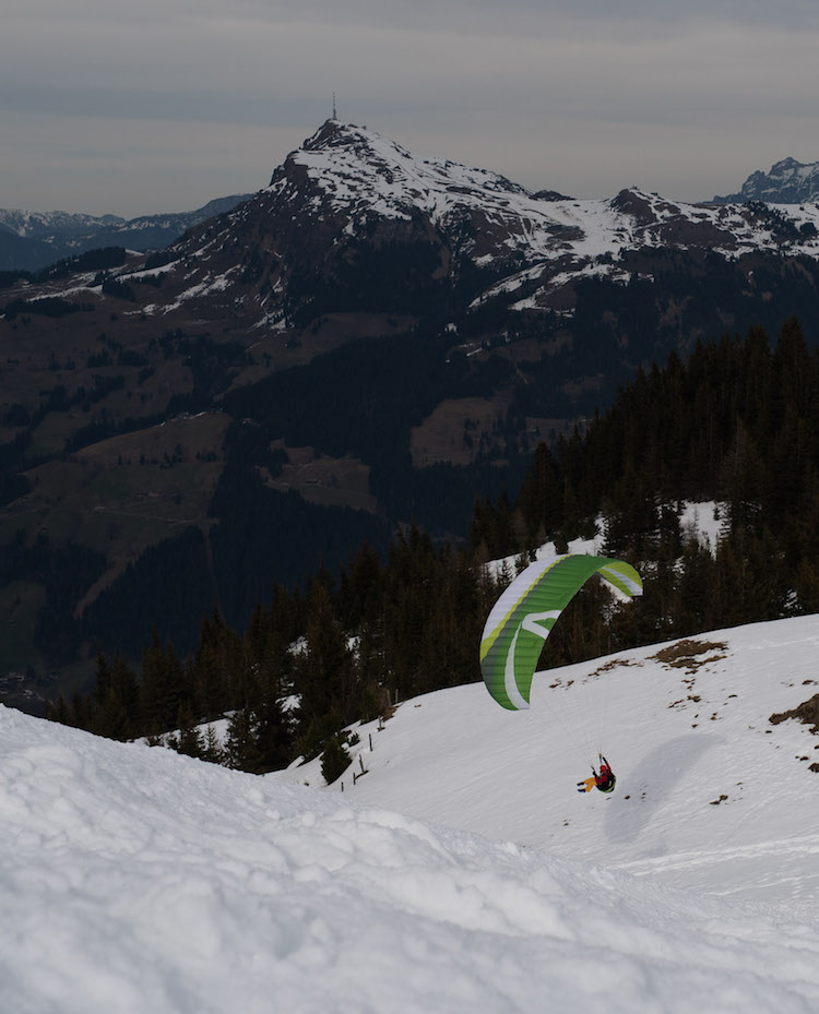 Paragliden kitzbuheler alpen oostenrijk