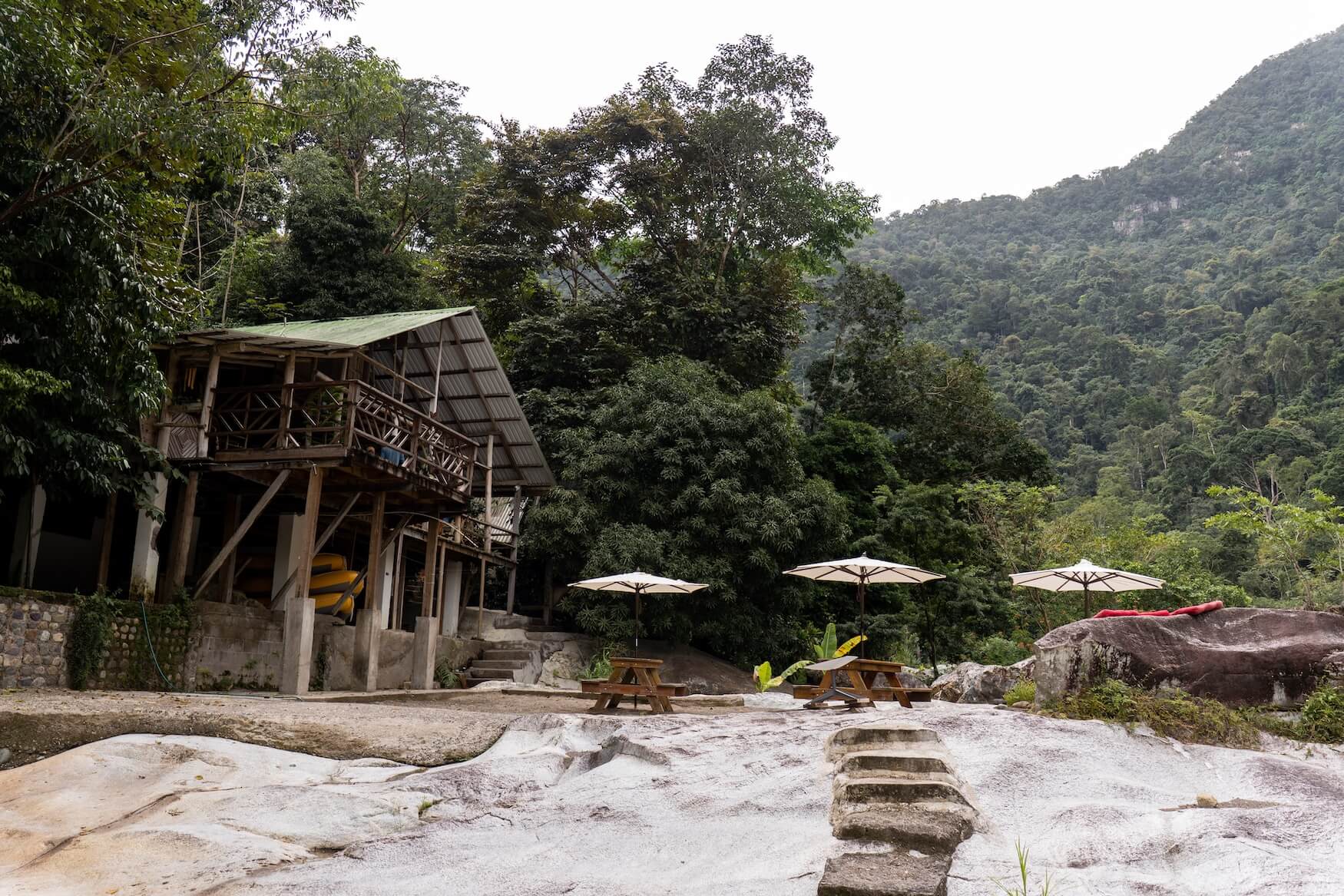 Pico Bonito, Jungle River Lodge