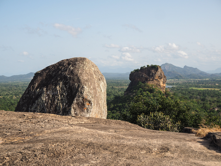 Pidurangala-en-sigiriya-sri-lanka