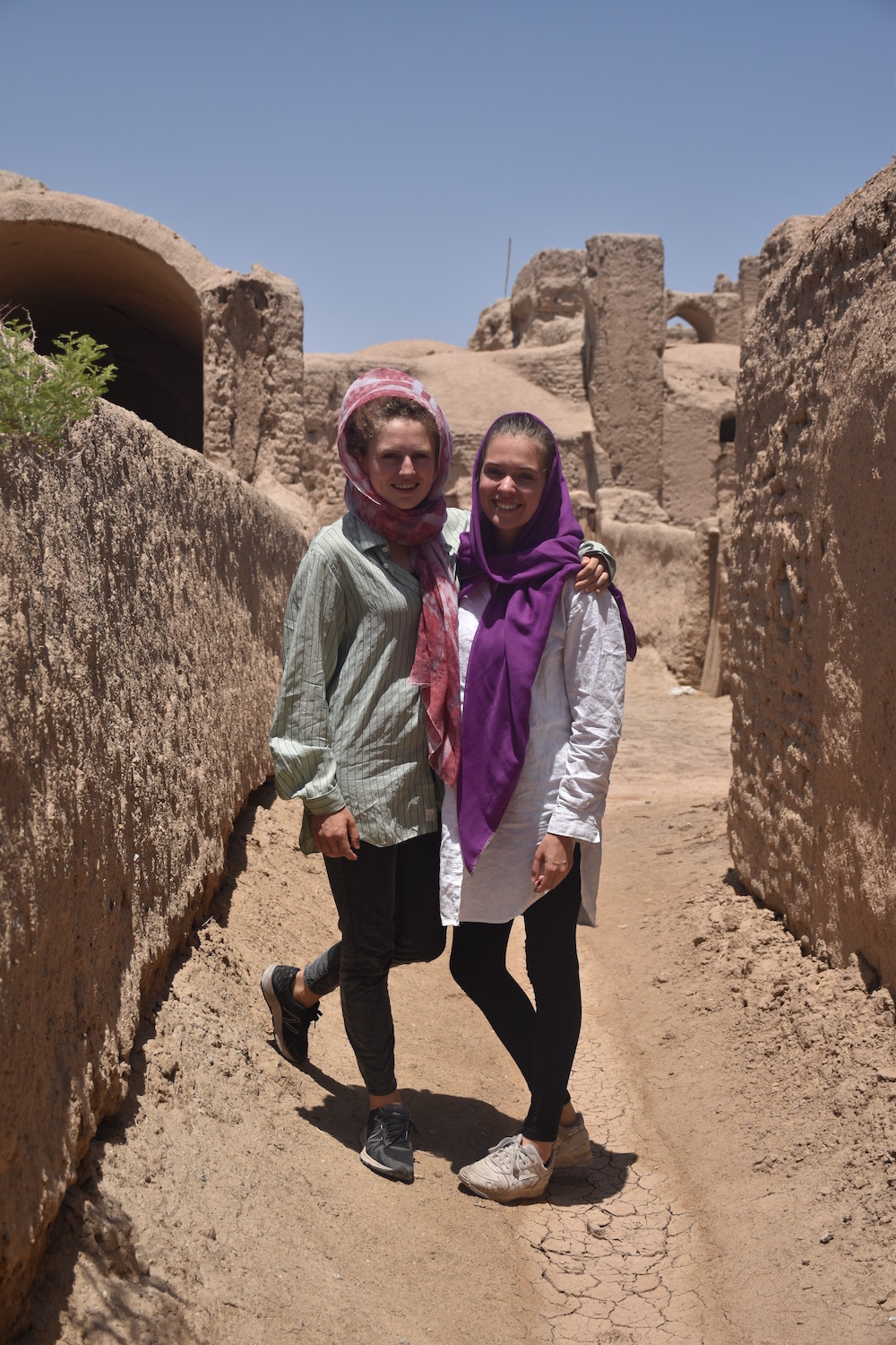 Reisroute Iran, ruine bij Vazarneh