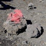 Rode stenen etna vulkaan