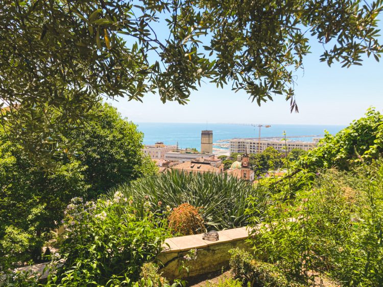 Salerno italie Uitzicht vanuit botanische tuin