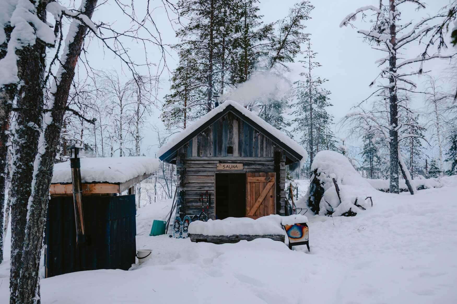Sauna bij wildernishut wandeltocht Sisutrek