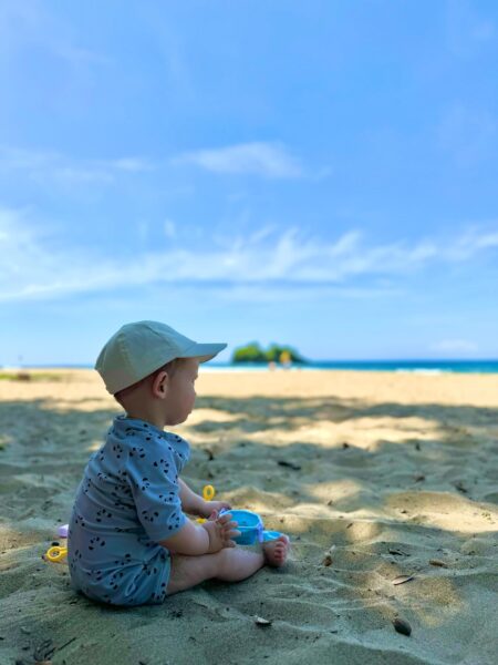 Sem op het strand, Costa Rica met kind