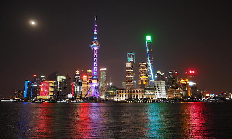 Shanghai skyline avond