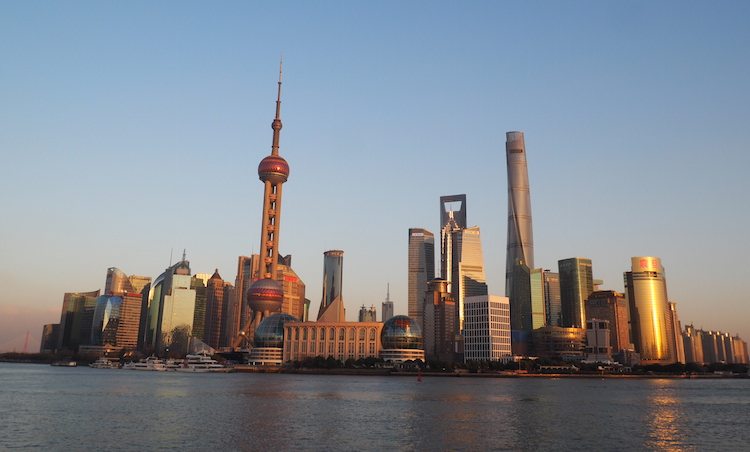 Shanghai skyline zonsondergang