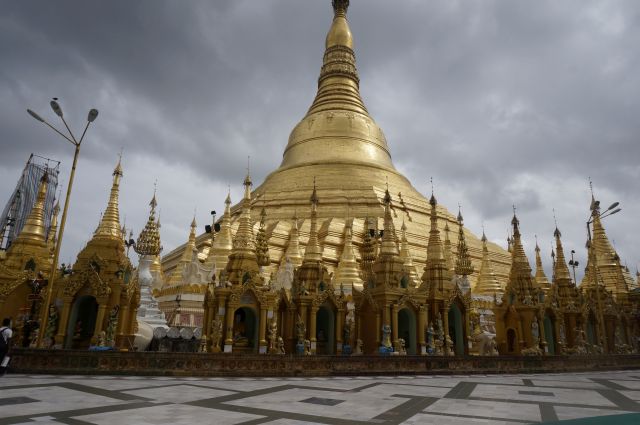Shwedagon pagoda yangon