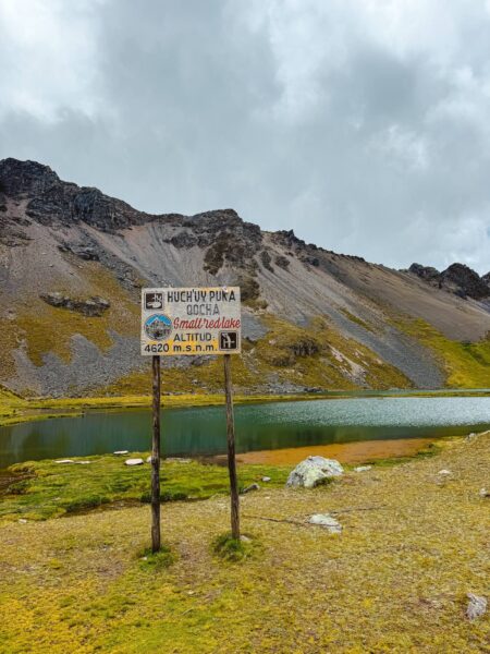 Small red lake, Ausangate Trek