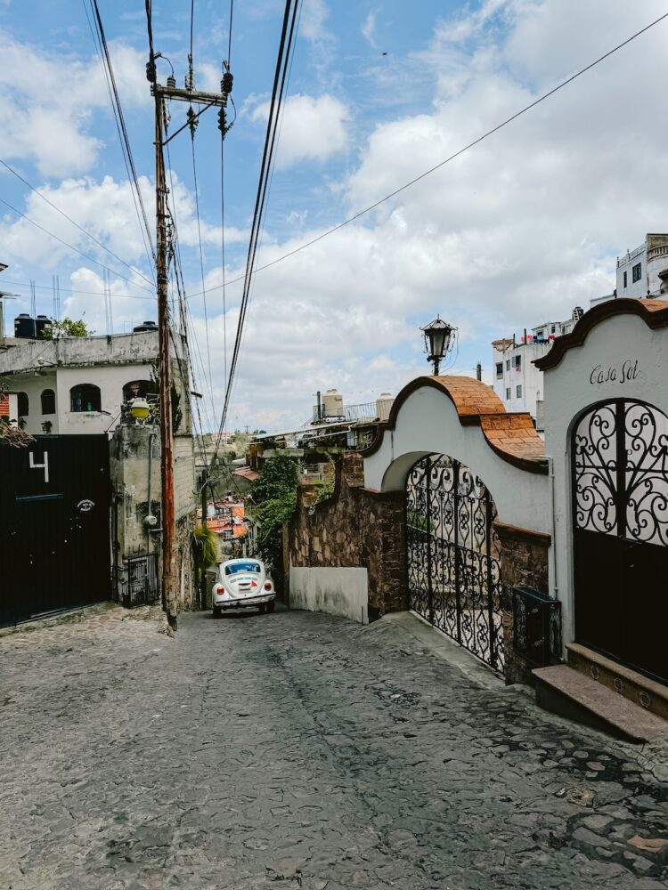 Straatjes met Volkswagen Beagle, Taxco
