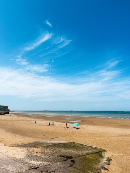 Strand Arronmanches, Bayeux bezienswaardigheden