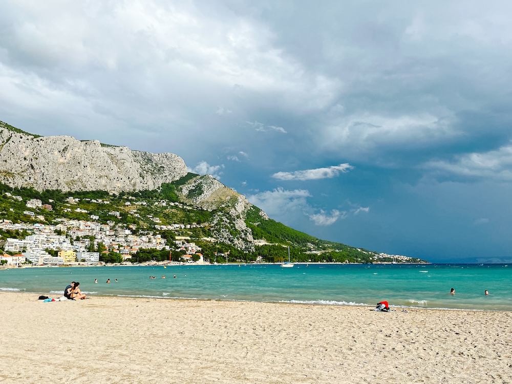 Strand bij Omis