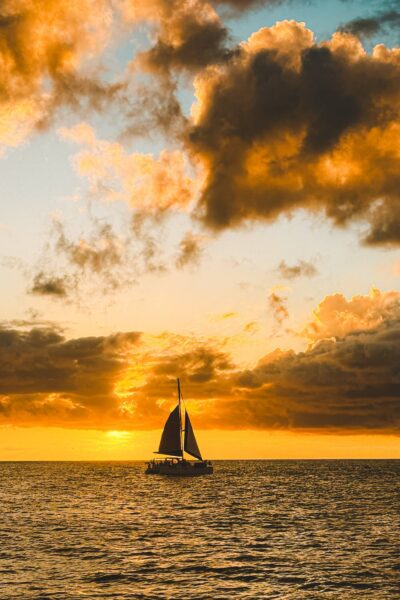 Sunset catamaran tour in Honolulu