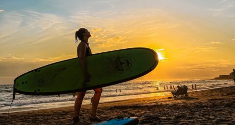 Surfen El Tunco, zonsondergang