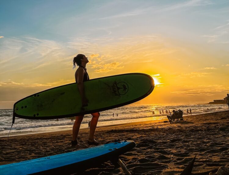 Surfen El Tunco, zonsondergang