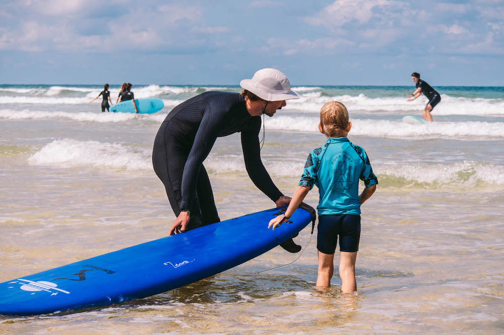Surfles surfvakantie frankrijk gezin