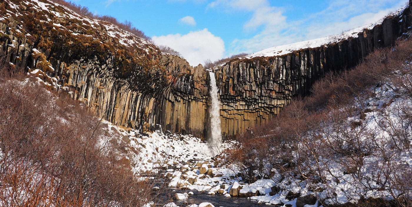 Svartifoss waterfal skaftafell falls ijsland