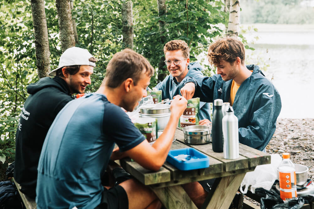 The Canoe Trip picknicken