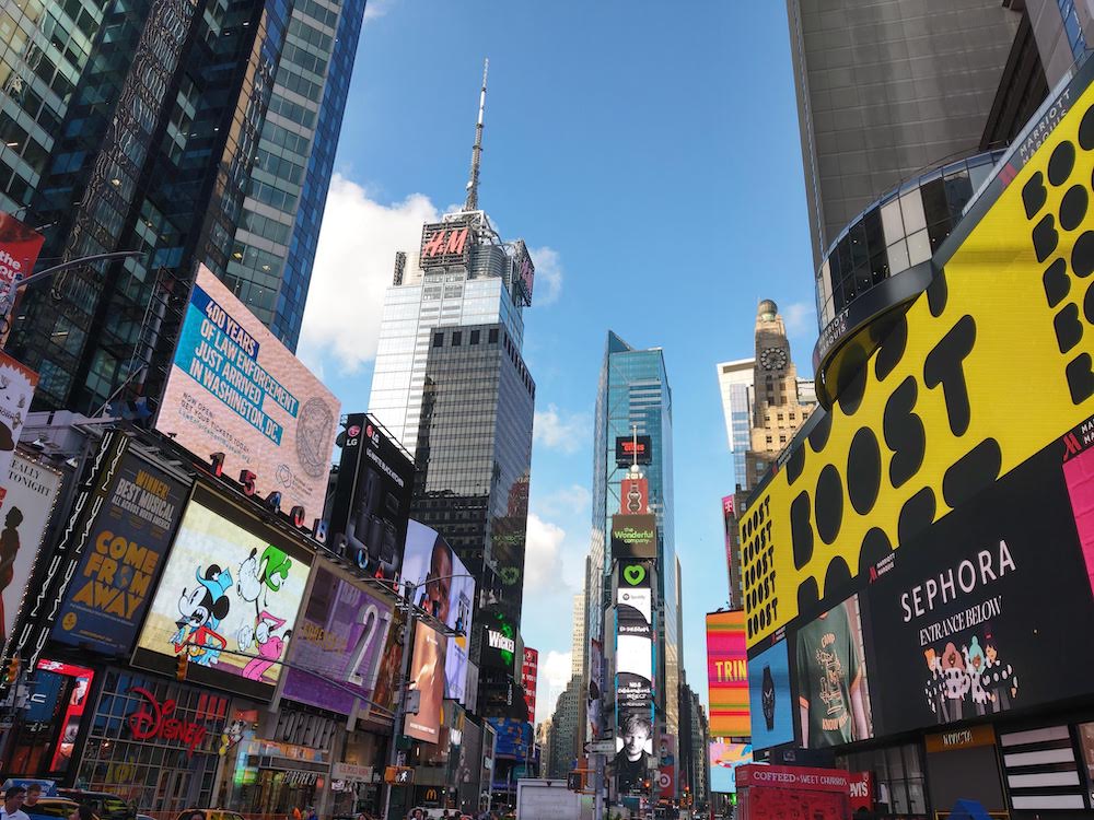 Times square new york met kinderen