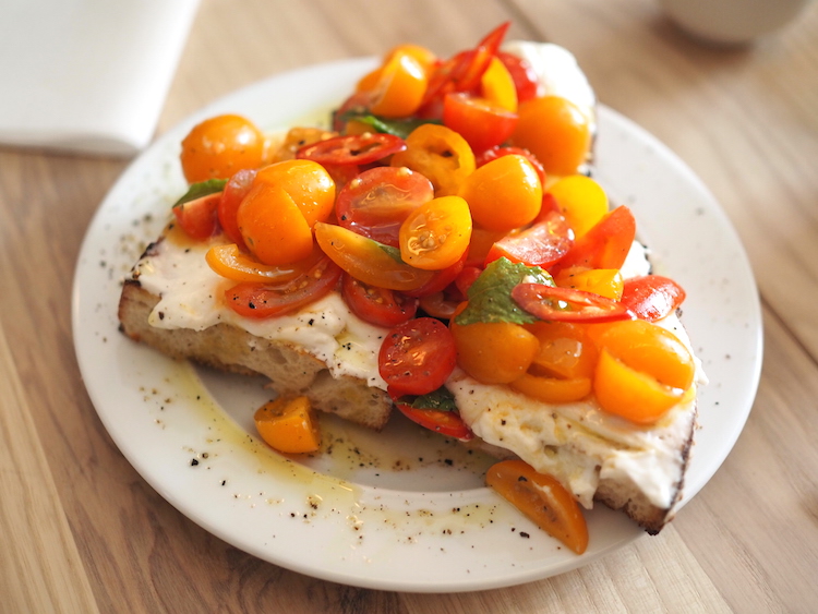 Uccellino-crostini-restaurants-edmonton