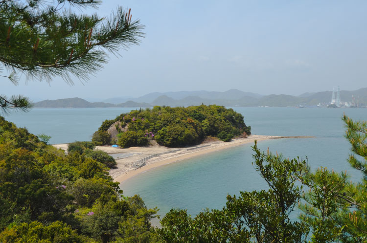 Uitzicht fietspad op het Konijneneiland Okunoshima