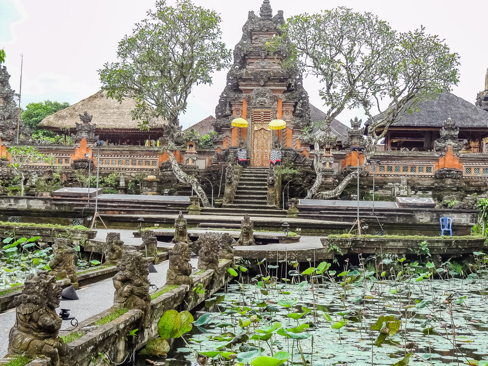 Wat te doen in Ubud Pura Taman Saraswati
