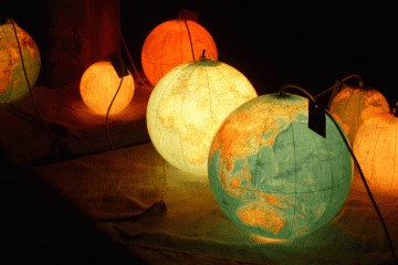 Wereldbol-lamp-360x240.x16650.png