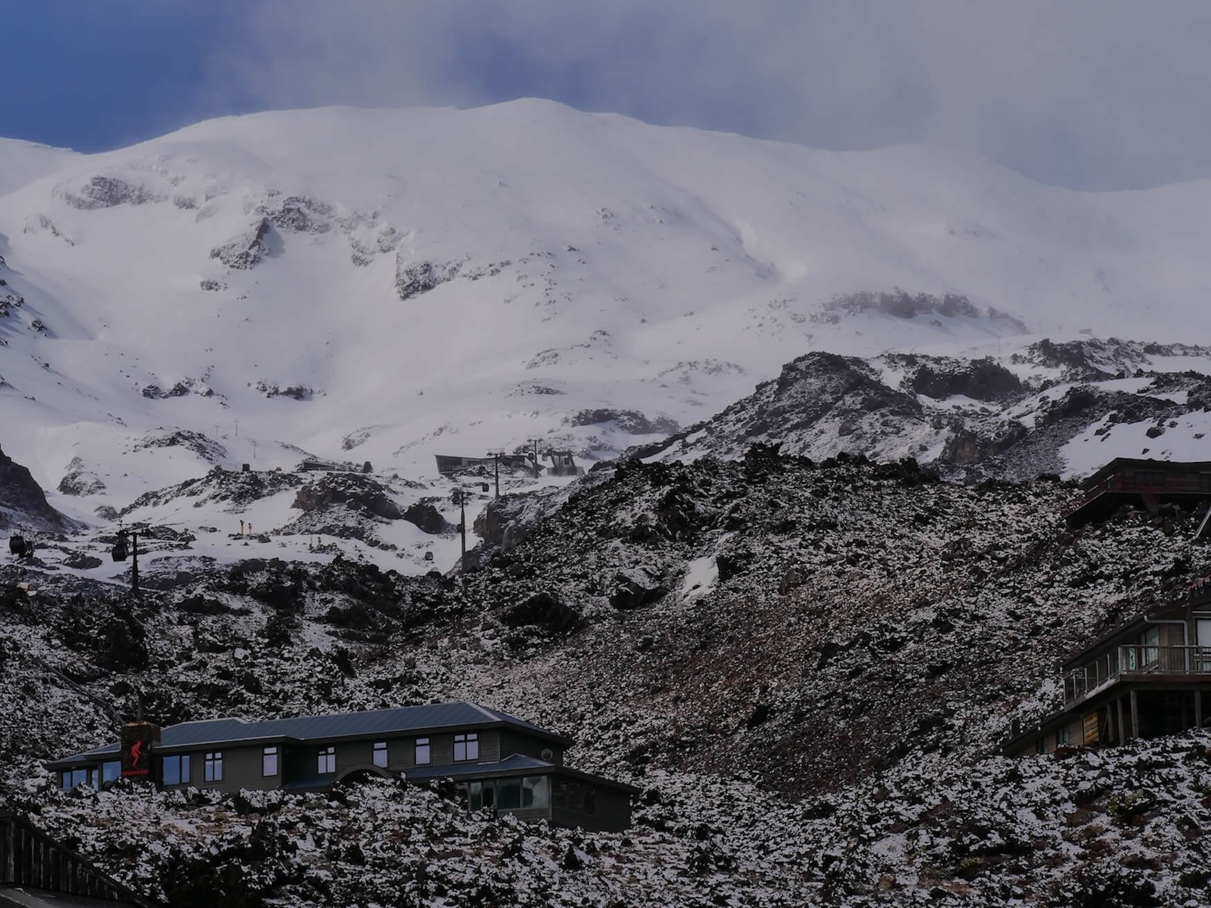 Whakapapa Ski Area besneeuwde bergen