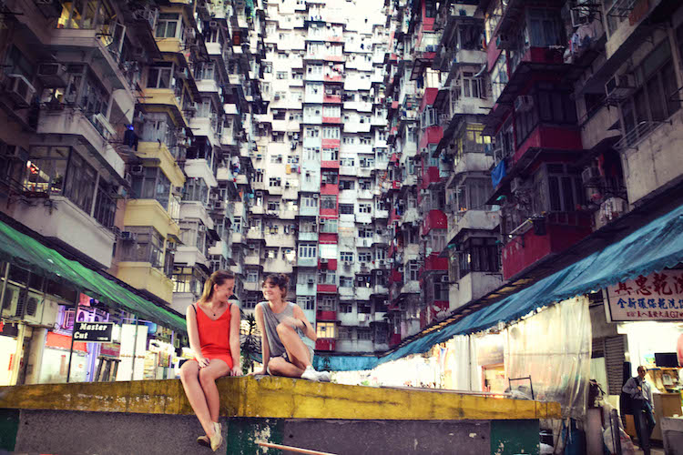 Zitten tussen de Quarry Bay Buildings Hong Kong