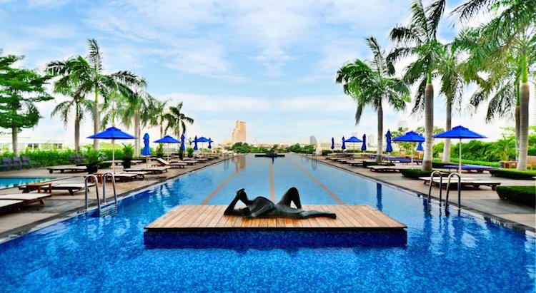 Zwembad vijf sterren hotel Thailand