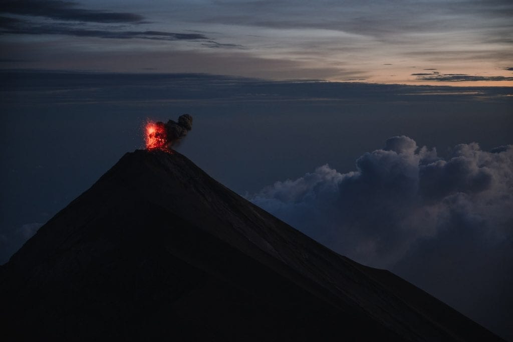 acatenango volcano uitzicht el fuego guatemala
