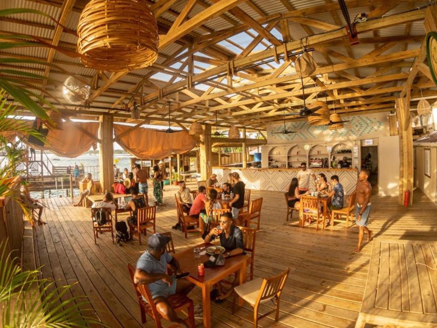 aqua lounge bocas del toro