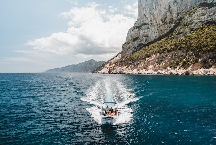 mooiste plekken sardinie bootje varen