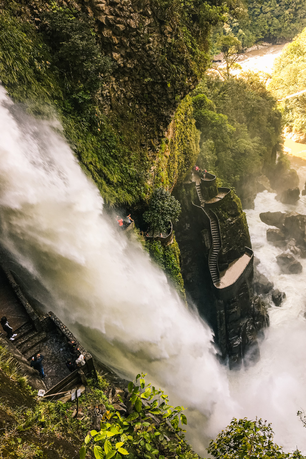 bezienswaardigheden Ecuador waterval Pailón del Diablo