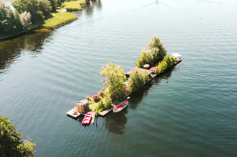 bijzonder overnachten nederland eigen eiland in vinkeveen