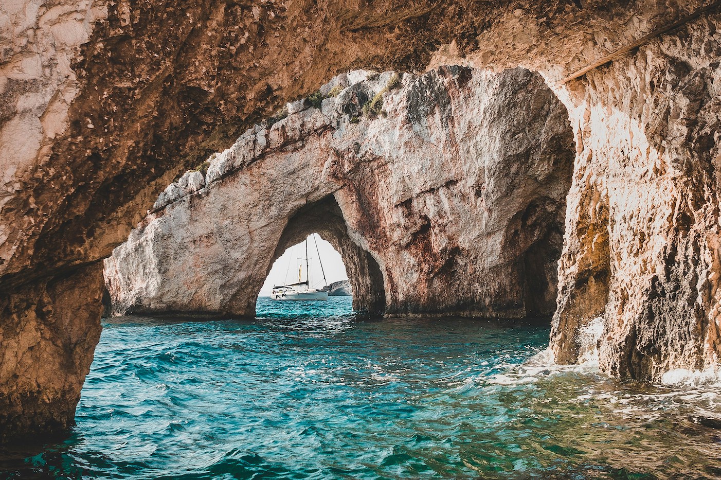 blue cave zakynthos stranden