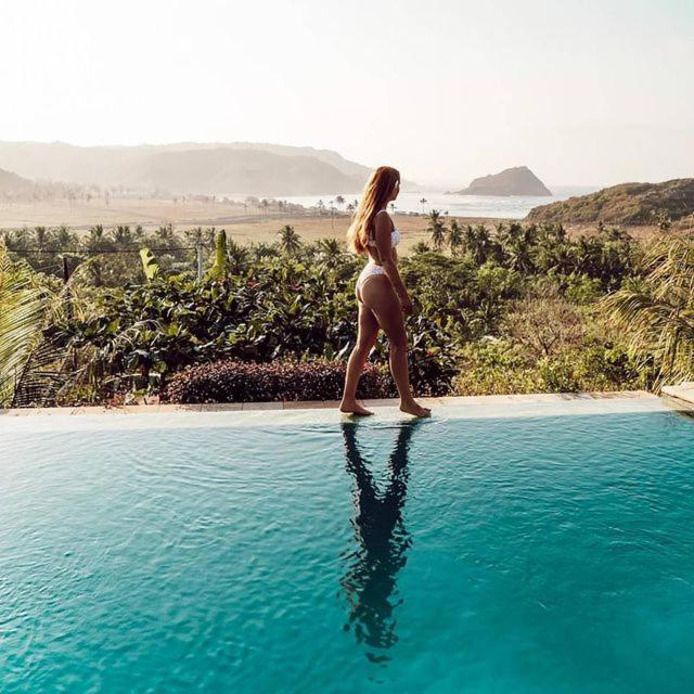 blue monkey villa resort lombok kuta hotel