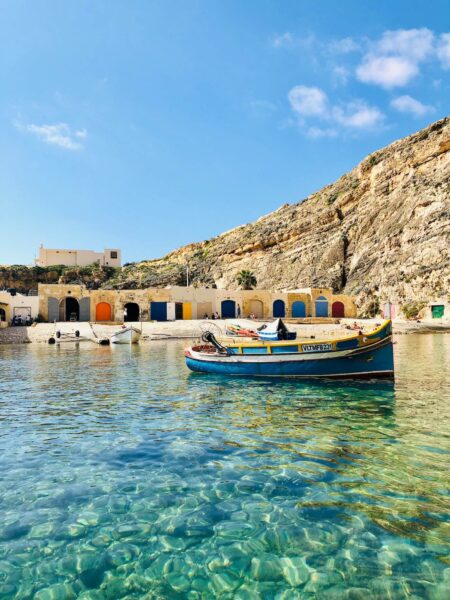 bootje op water Malta