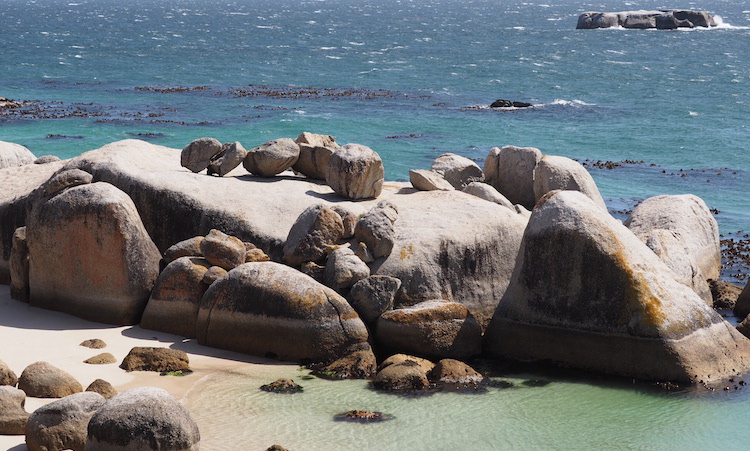 Boulders Beach boulder bay
