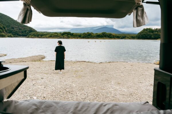 camperplaats aan meer, Japan