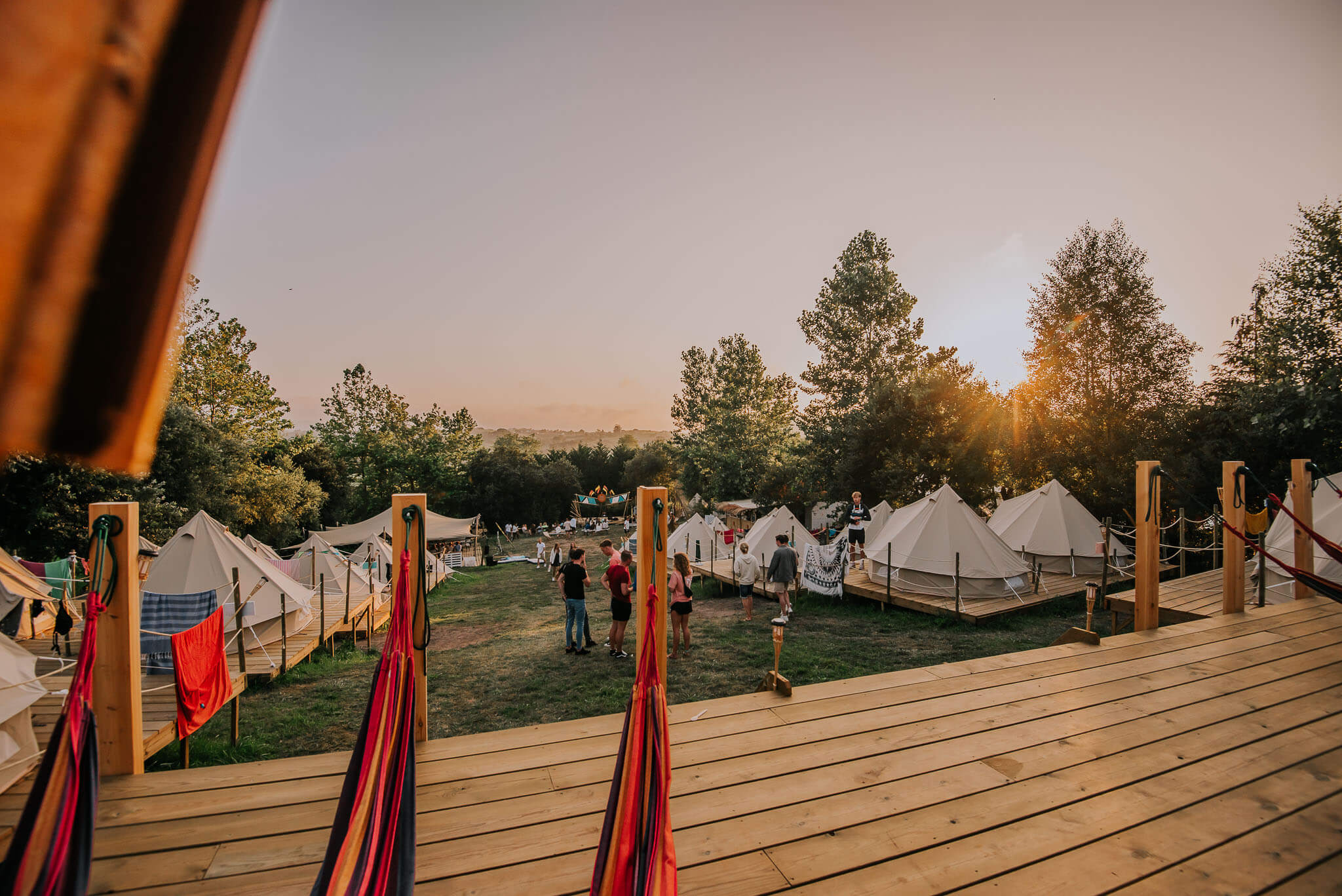 camping Enter the wave