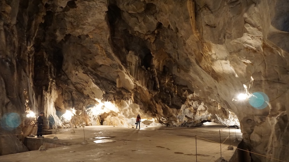 cat ba, hospital cave