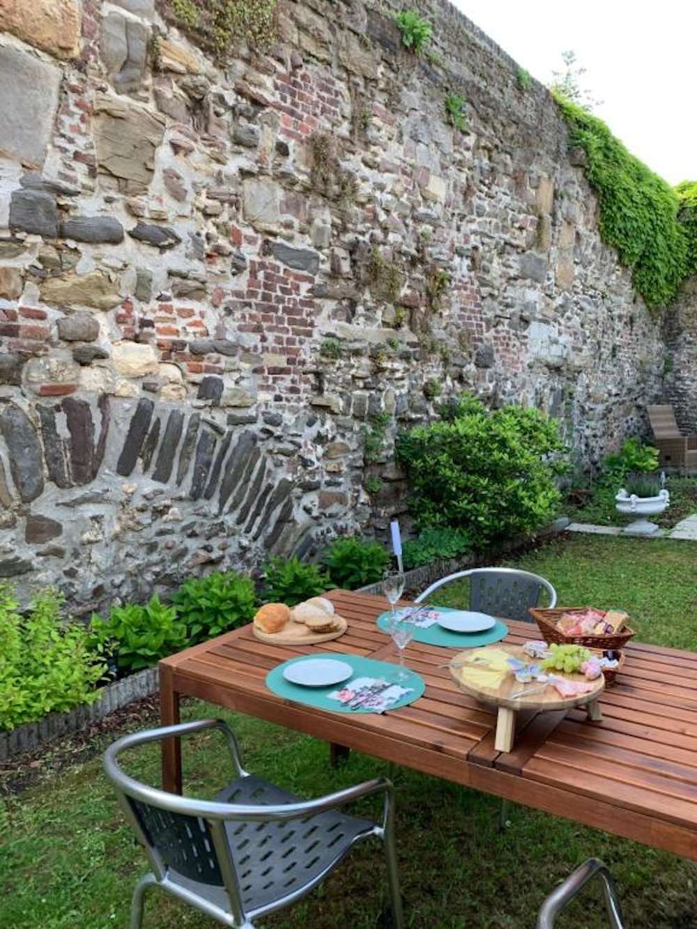 de staedswal, tuin Maastricht