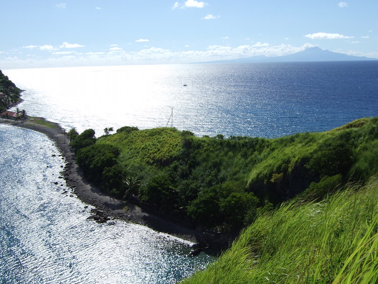 dominica_-_scotts_head_tombolo_and_isthmus