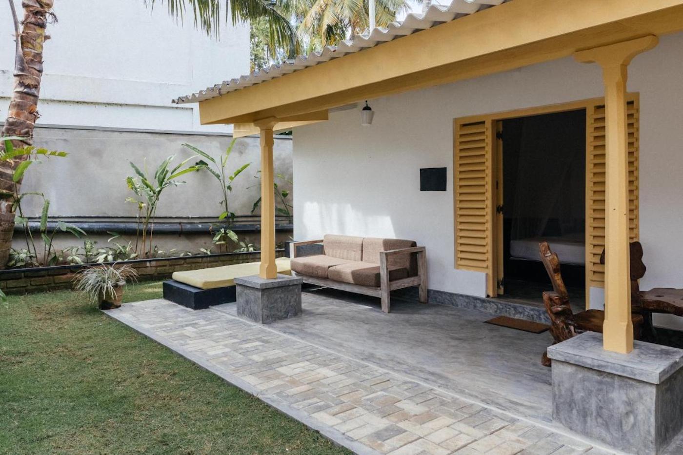 dots bay house Hiriketiya