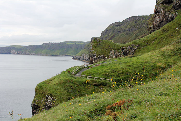 game of thrones noord ierland carrick-a-rede cliffs
