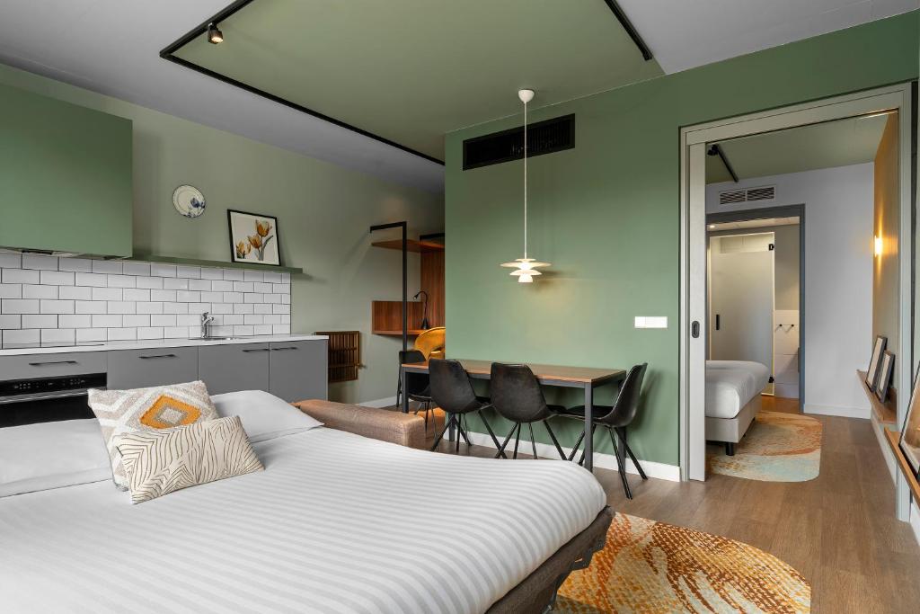 goedkoop hotel schiphol corendon urban
